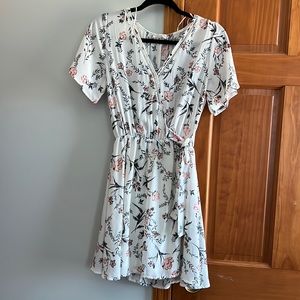 Super cute white floral dress!